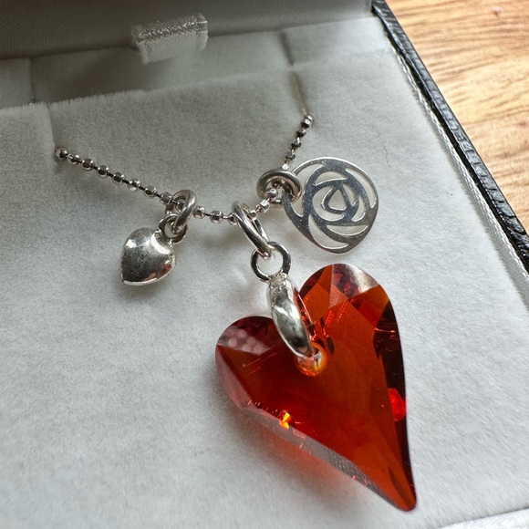 Swarovski crystal heart pendant in Sterling Silver NEW - Picture 7 of 8